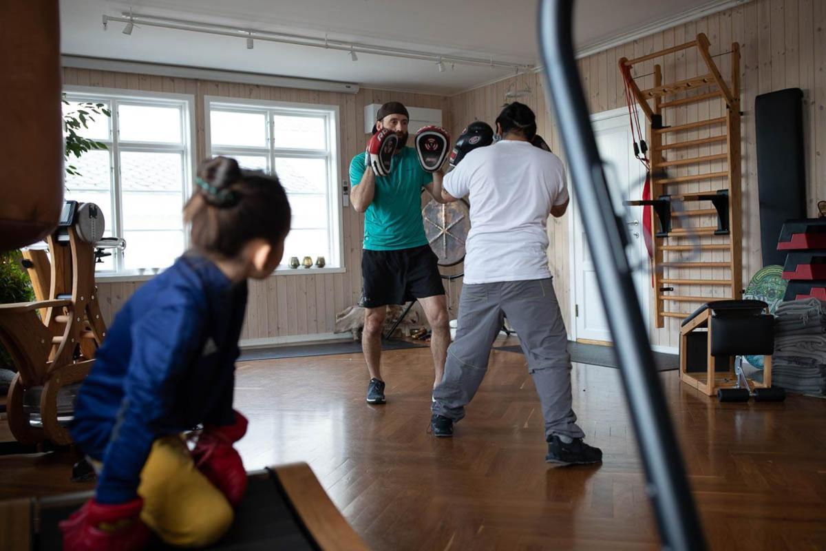 Catogarden - Boutique Home & Activity Centre Reine Bagian luar foto