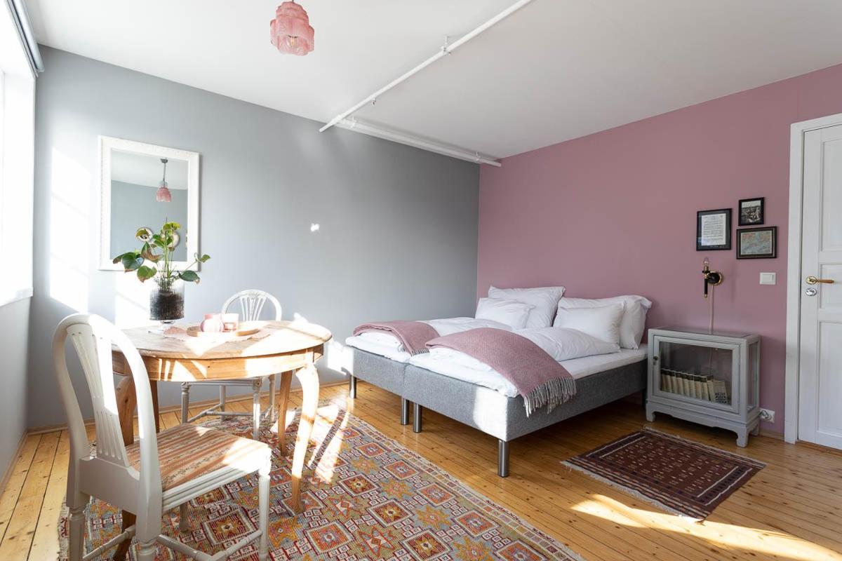 Catogarden - Boutique Home & Activity Centre Reine Bagian luar foto