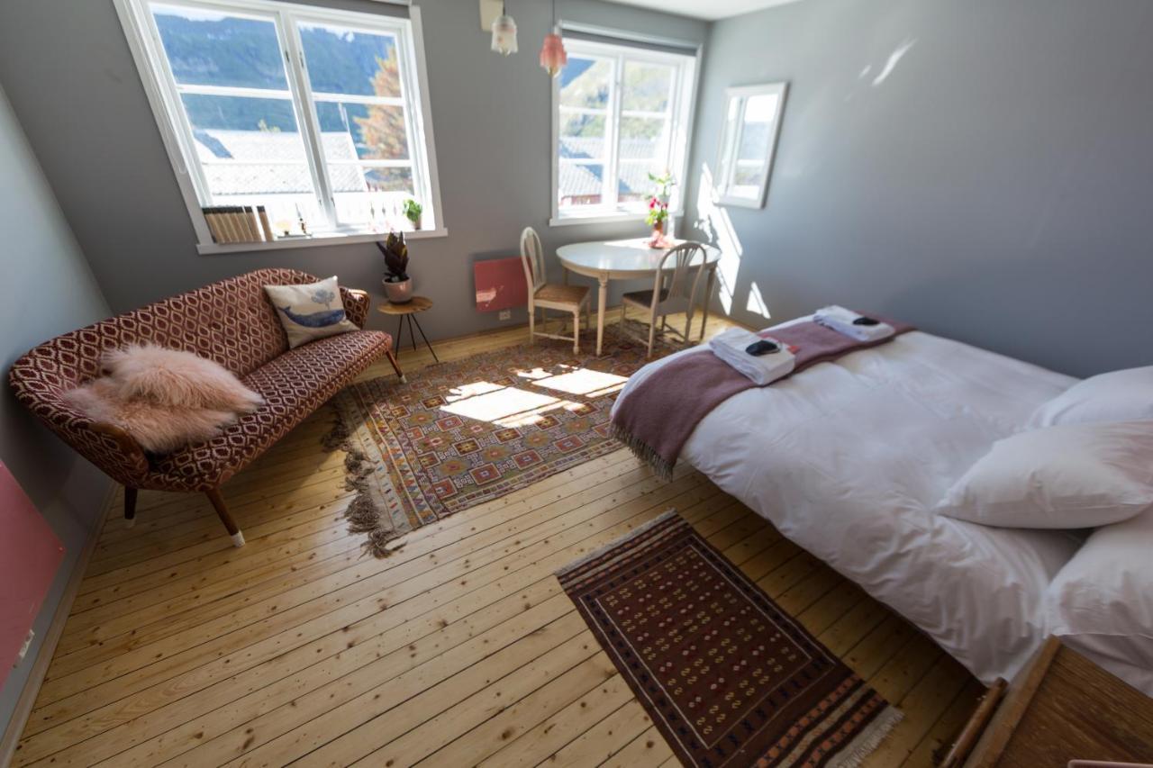 Catogarden - Boutique Home & Activity Centre Reine Bagian luar foto