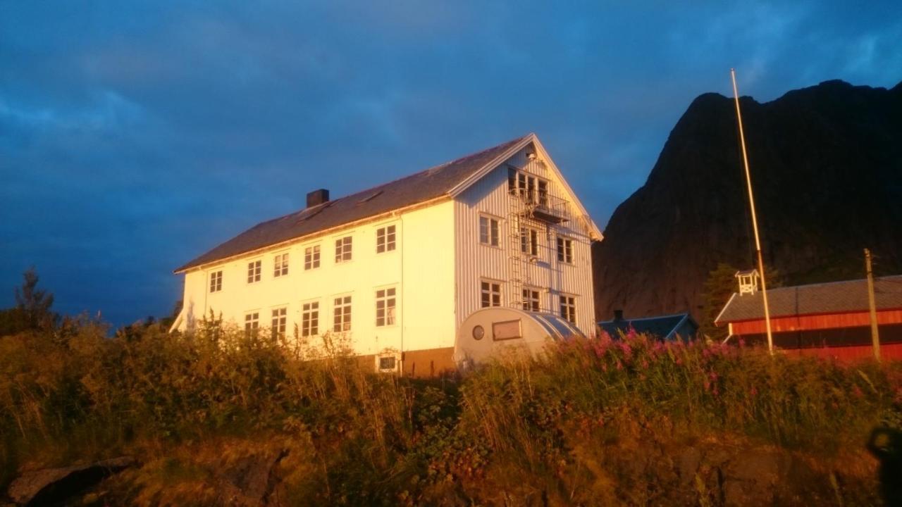 Catogarden - Boutique Home & Activity Centre Reine Bagian luar foto